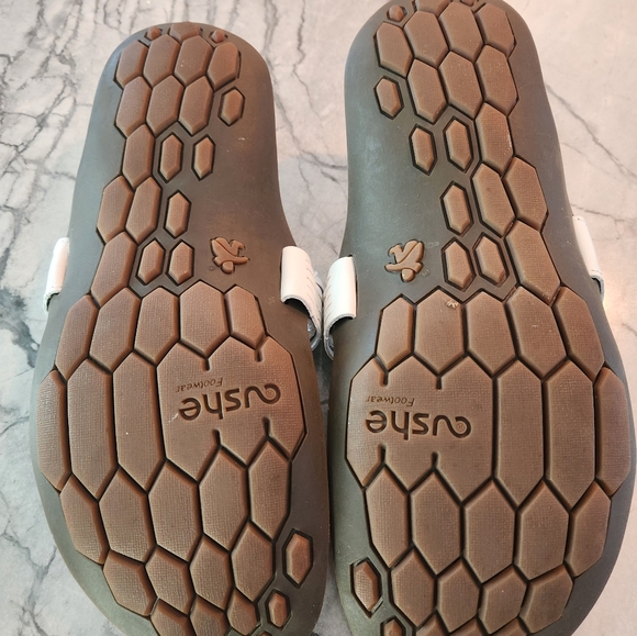 Women's cushe sandles white size 8 - Picture 2 of 3